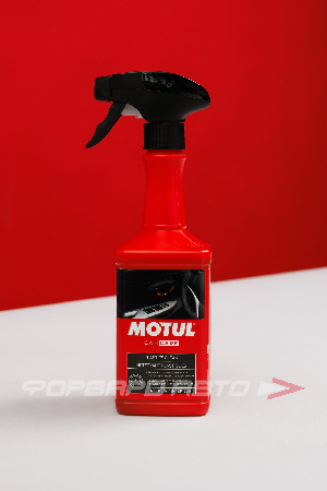 Очиститель пластика PLASTIC CLEAN, 500мл MOTUL 110156