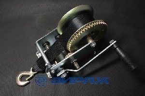 Лебедка ручная 1360кг, 8м (3000lbs) лента ЕРМАК TRT1301S