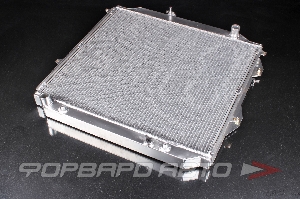 Радиатор алюминиевый Toyota LAND CRUISER Prado VZJ90, 4-Runner 96-02 3.4L 5VZFE 2.7L 3RZFE V6 L4 98 (638*575*40) FORA AR-406AT40