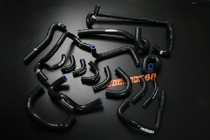 Патрубки всей системы охлаждения силиконовые Nissan Skyline GT-R R32 черные (15 штук) AUTOBAHN88 