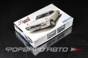 Сборная модель Nissan Laurel KHC130, HT 2000SGX, '72 AOSHIMA 05950