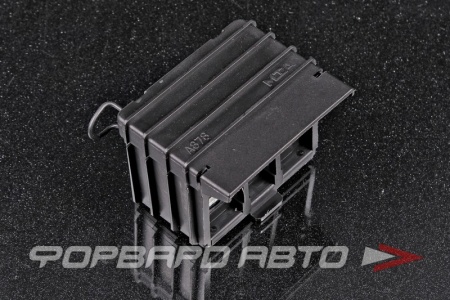 Купить Панель соединительная, 3-х клеммная (под болт М8) MTA 4441200