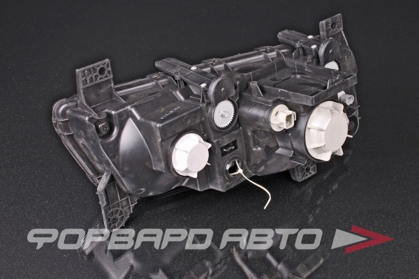 Фара левая MMC Fuso 08- DEPO 214-1192L-LD-M