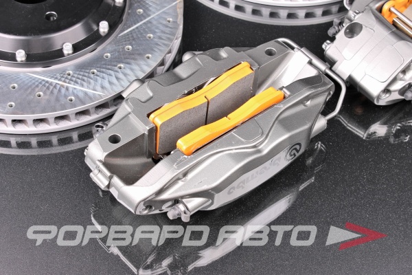 Комплект тормозной системы R18 Toyota Camry VX70 (суппорта + диски + колодки + шланги) BREMBO STYLE 