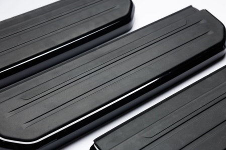 Купить Накладки на пороги Defender 110 (черный) <> 