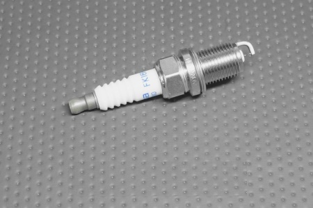 Купить Свеча зажигания MAZDA ZYY1-18-110