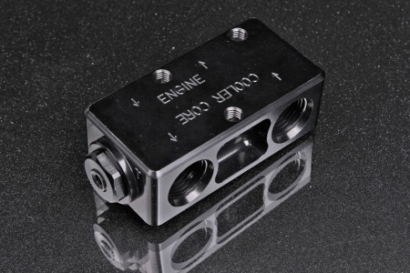 Купить Термостат проточный для маслянной линии 1xAN8,4xAN10 ORB, закрыт при 71С, открыт при 82С, черный AB88 