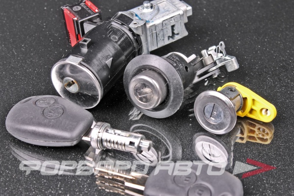 Замок зажигания к-т (3личинки, 2 ключа) RENAULT 806010692R