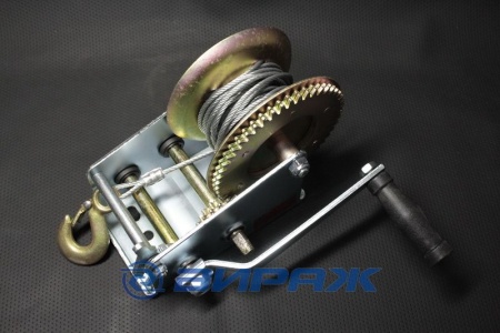 Купить Лебедка ручная 1360кг, 10м (3000lbs) трос ЕРМАК TRT1301C