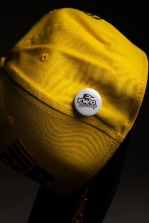 Купить Значок металлический (круглый) "FWD RACING",  белый ФОРВАРД АВТО 