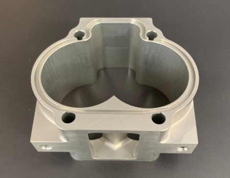 Купить Секция насоса масляной системы сухого картера, Rotor Housing, Bottom Mount, 1.700" Wide, Port Diverter Inlet, No Outlet DRY SUMP SOLUTIONS 02-06-5040-1.700