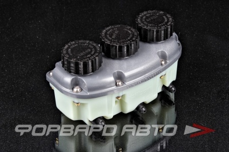 Купить Бачок тормозной жидкости 3 камерный, низкий, пластиковый (AN4) TILTON 72-578