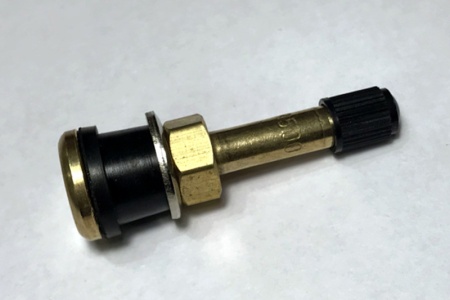 Купить Вентиль для бескамерных шин зажимной 19х55 прямой (пластик колпачок)  TR-500